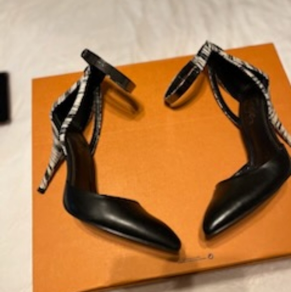 Fergie Size 8.5 Black/zebra print Pumps - Picture 1 of 5